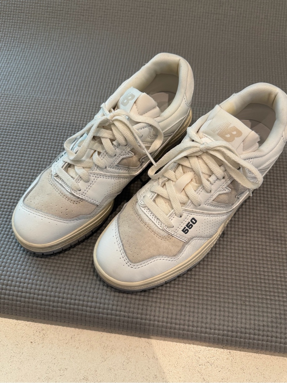 New Balance unisex 550 men size 7